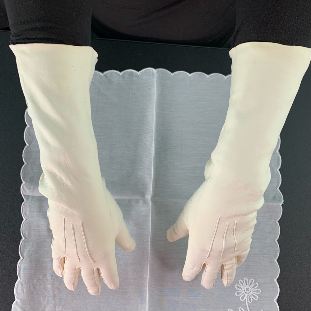 Vintage Dent’s Gloves winter white Doe Skin long gloves.